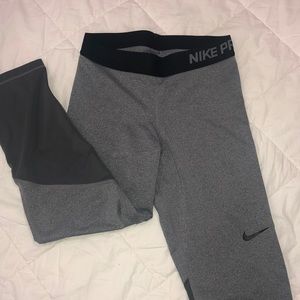 Nike NWOT Crop workout pants